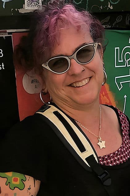 Дженее Гілл