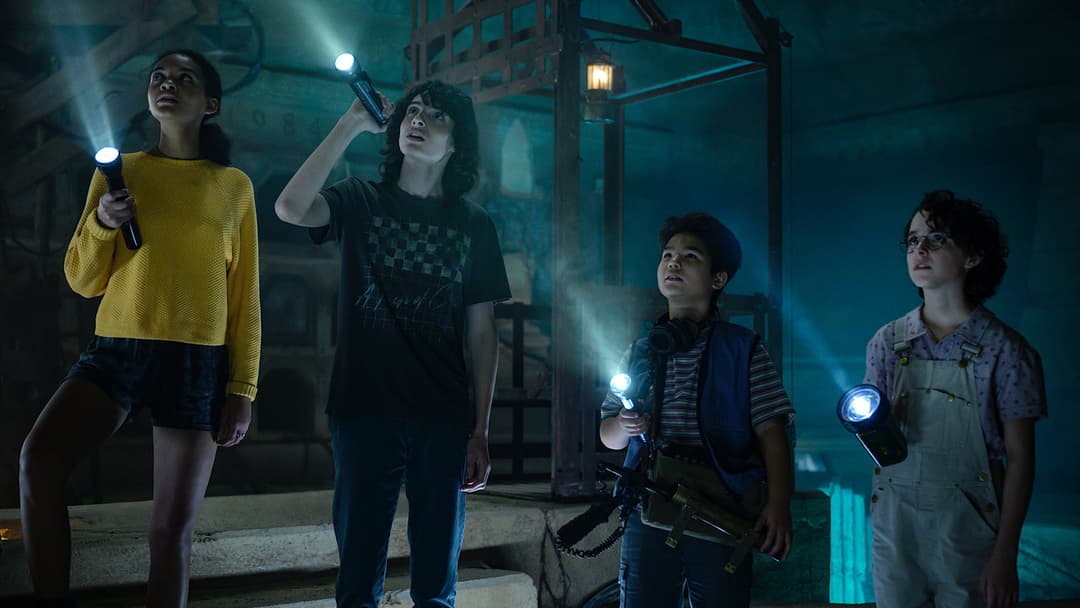 Мисливці на привидів: З того світу backdrop 16