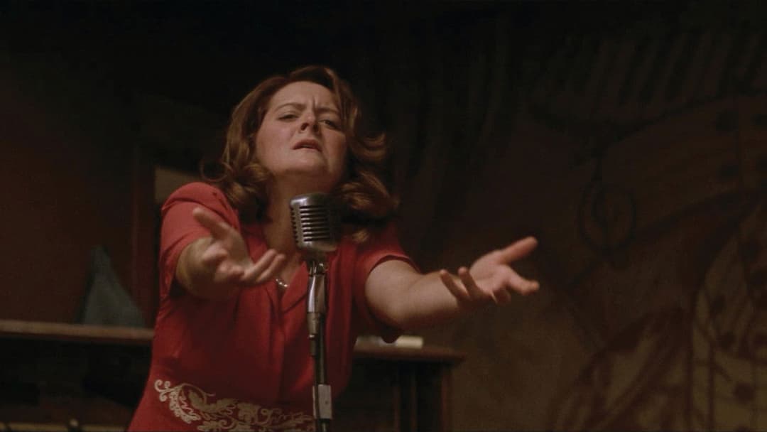 Їх власна ліга backdrop 19