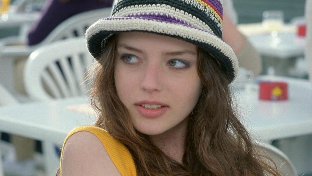 Fat Girl backdrop 13