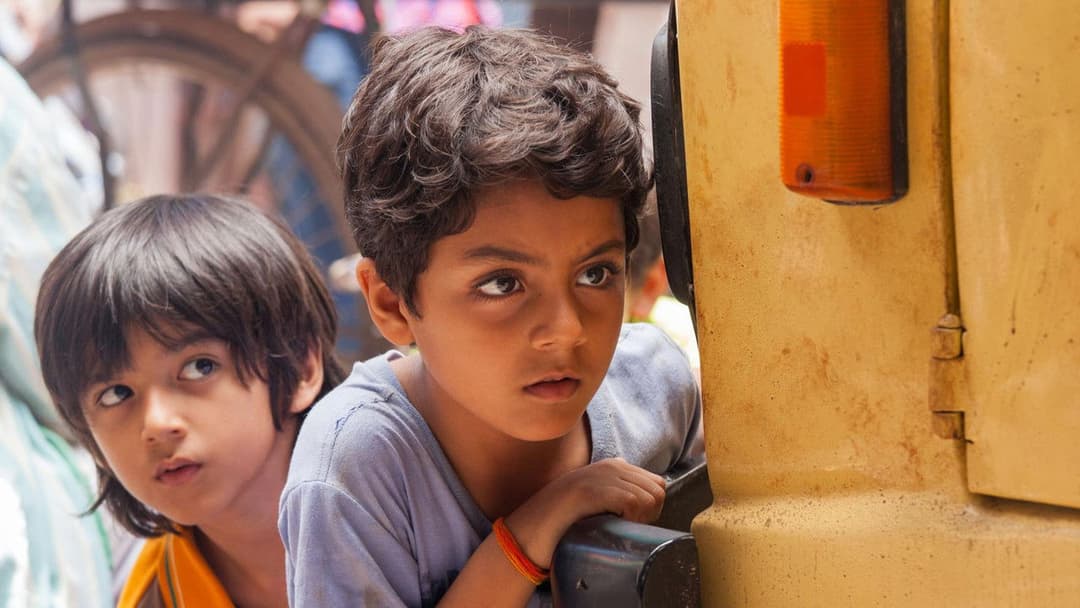 The Extraordinary Journey of the Fakir backdrop 19