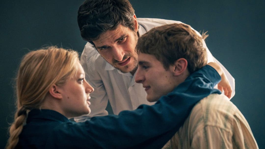 Les Amandiers backdrop 3