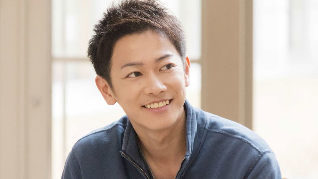 The 8-Year Engagement backdrop 3