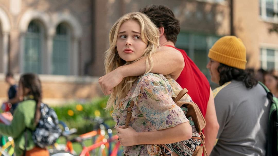 The Babysitter: Killer Queen backdrop 5