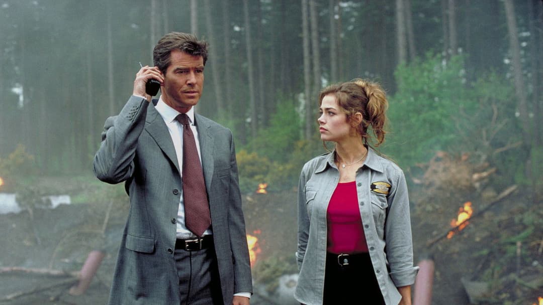 007: І цілого світу замало backdrop 20