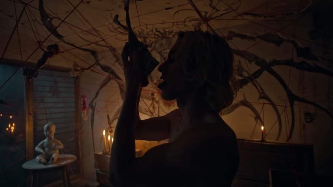 Psicópata: El Asesino del Conejo Blanco backdrop 2