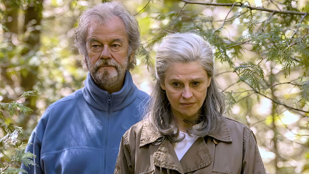 Далеко від неї backdrop 3