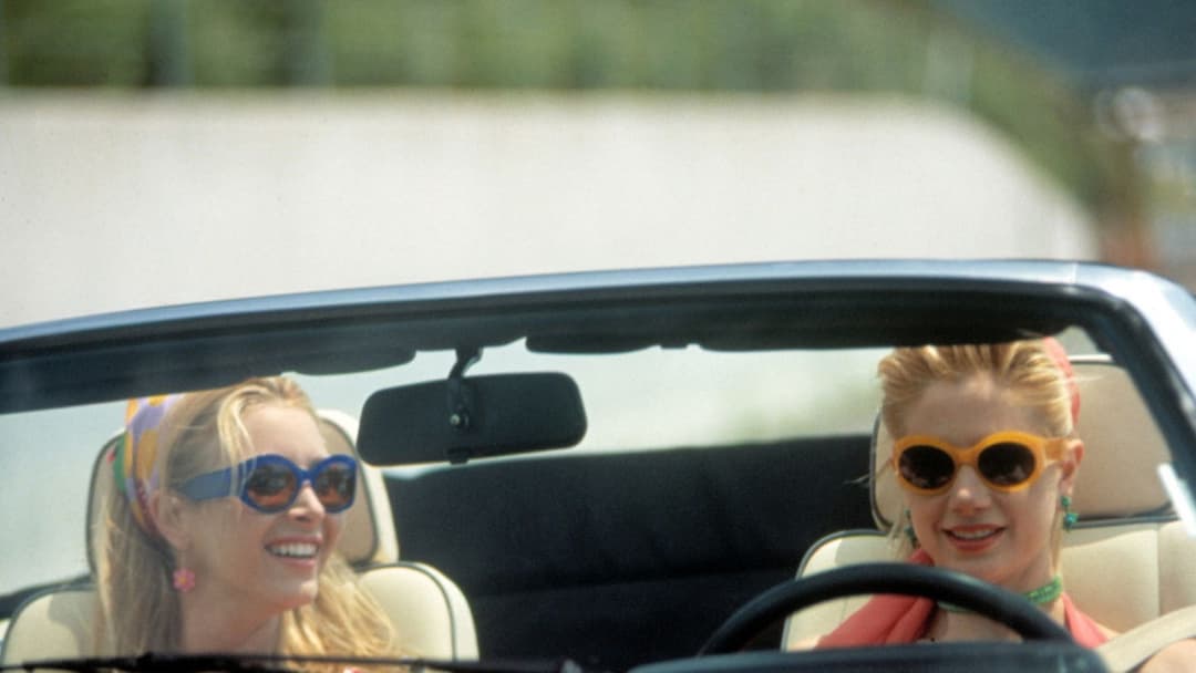 Блондинками не народжуються backdrop 14