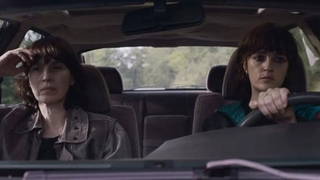 She Walks in Darkness backdrop 10