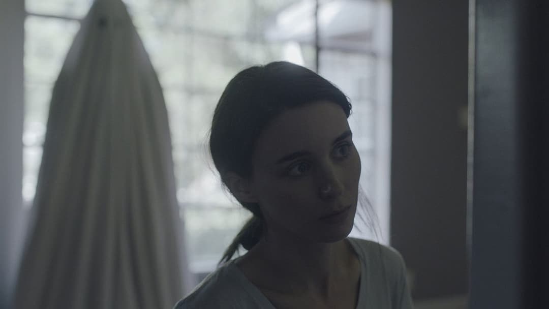 Історія примари backdrop 18