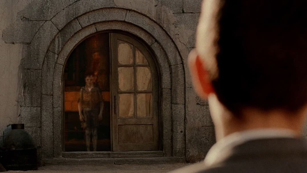 The Devil's Backbone backdrop 4