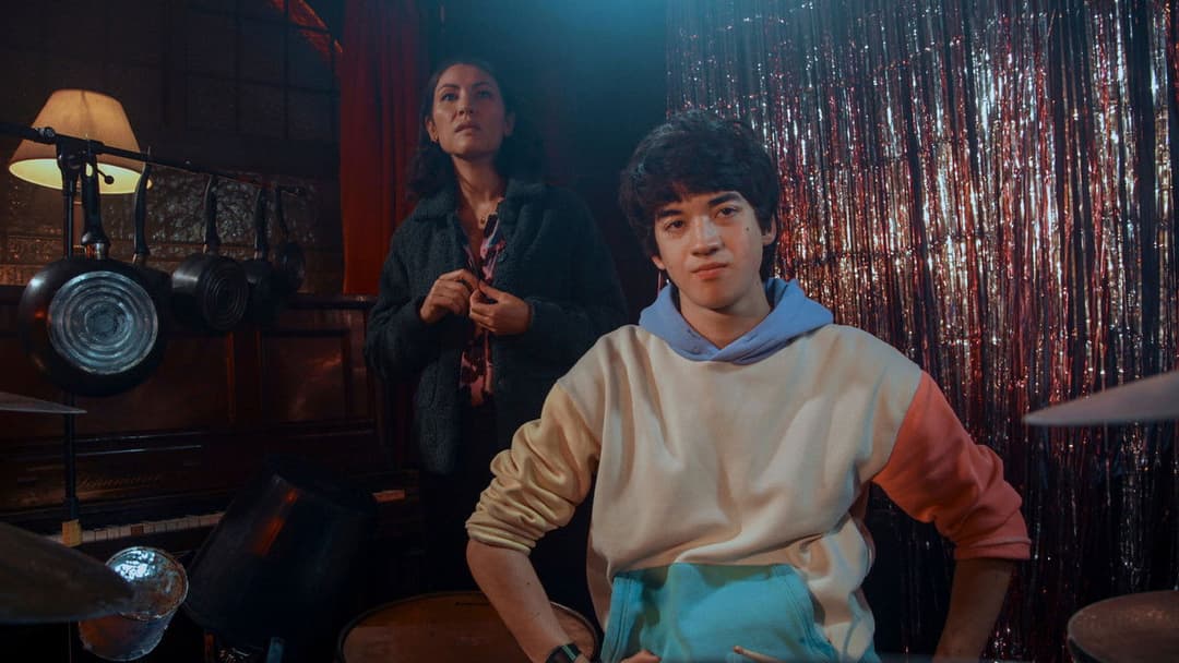 I Used to Be Famous backdrop 14