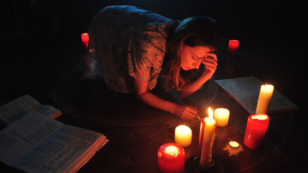 A Dark Song backdrop 3