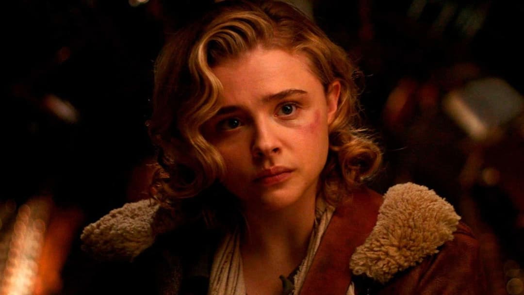 Shadow in the Cloud backdrop 3