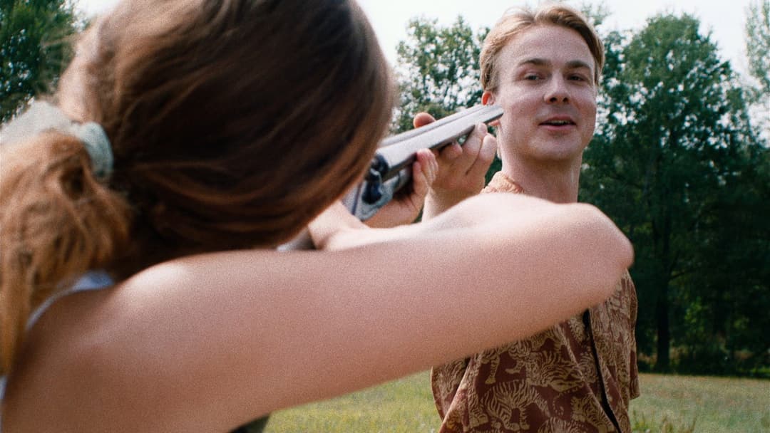 Fabian: Going to the Dogs backdrop 3