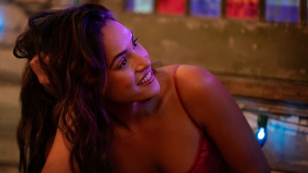 A Killer Romance backdrop 8