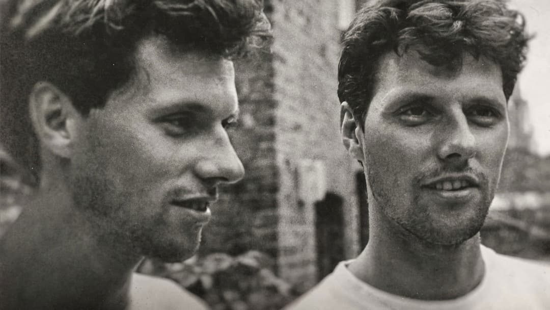 Sag mir, wer ich bin backdrop 2