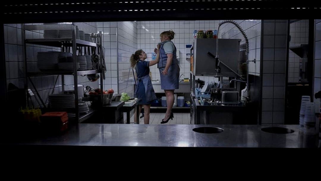 Freaks - Du bist eine von uns backdrop 9