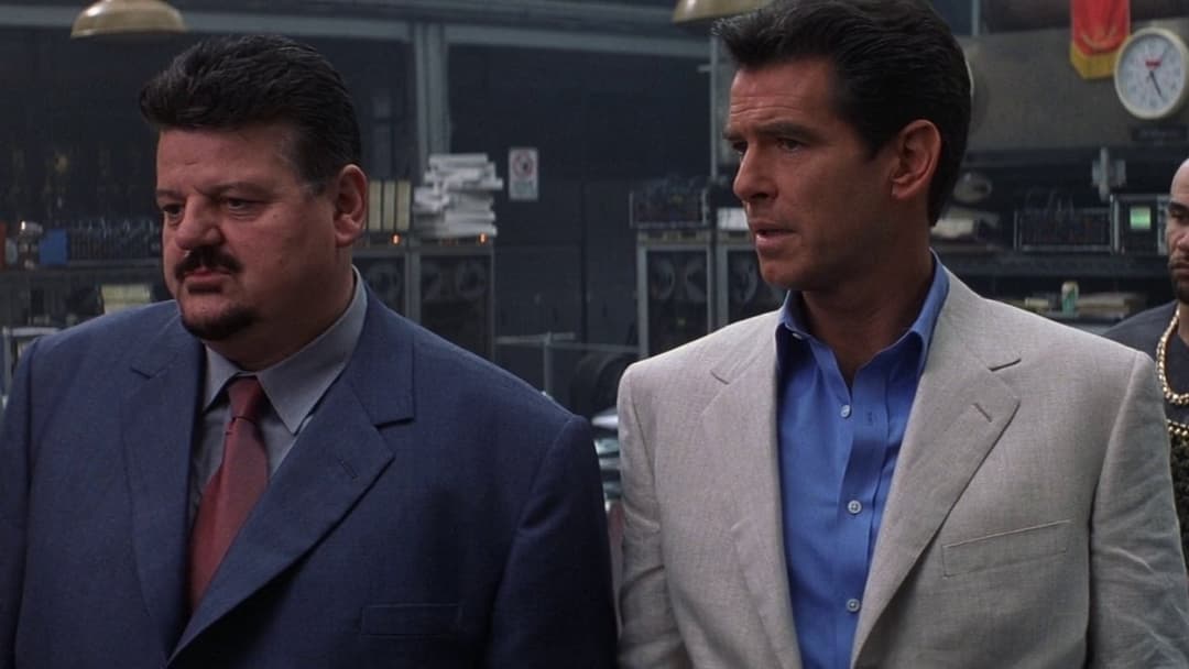 007: І цілого світу замало backdrop 11