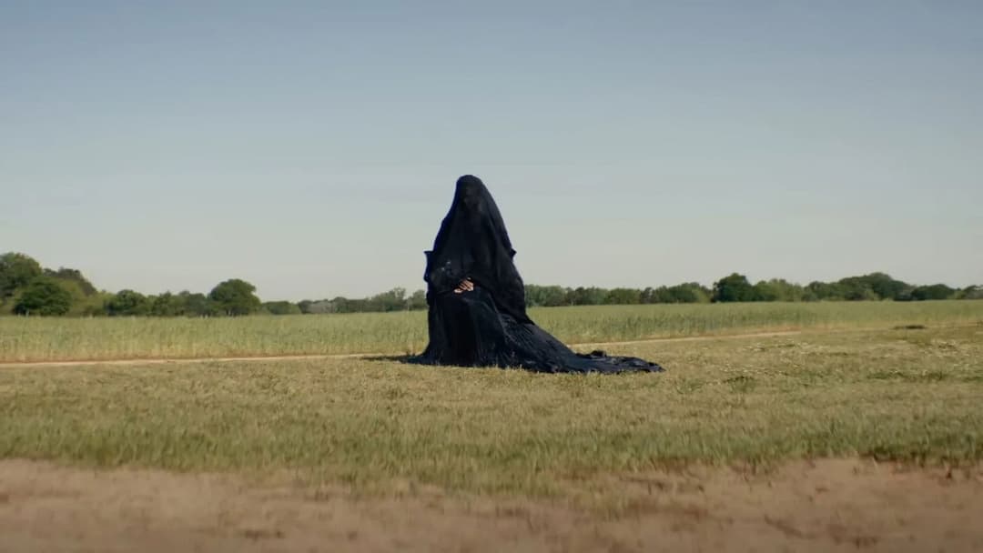 The Woman in the Yard backdrop 15