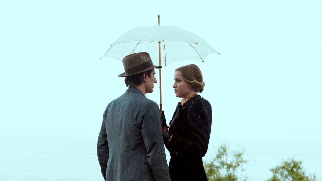 Martin Eden backdrop 11