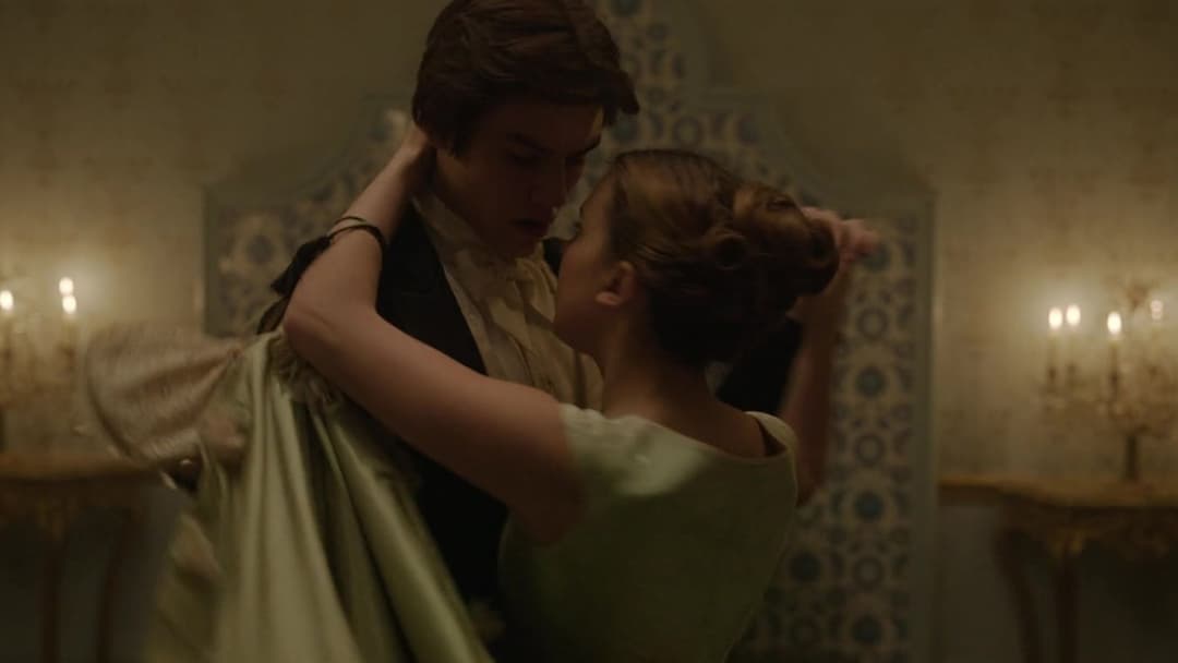 Енола Холмс 2 backdrop 16