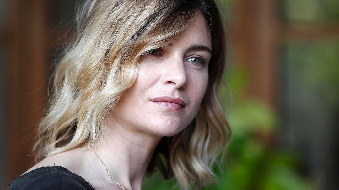 18 Presents backdrop 3