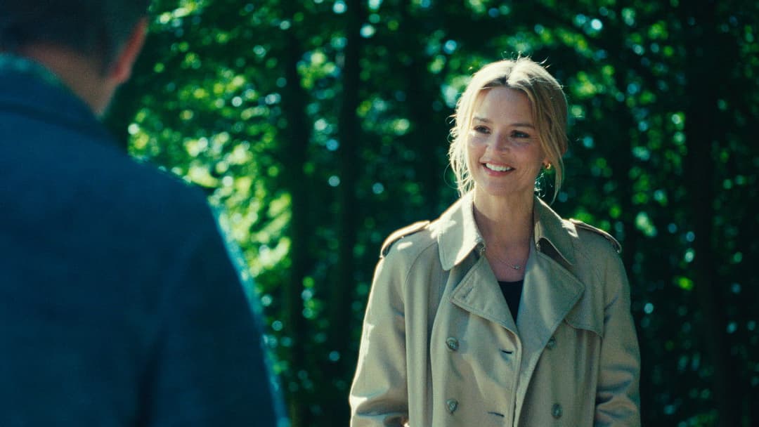 L'Amour et les Forêts backdrop 6