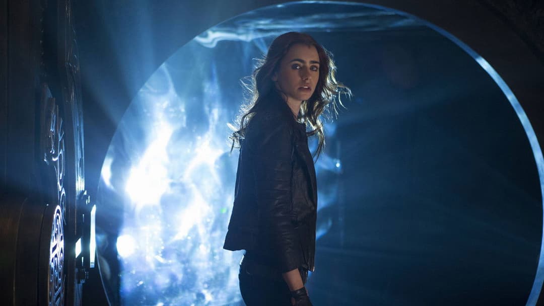 The Mortal Instruments: City of Bones backdrop 18