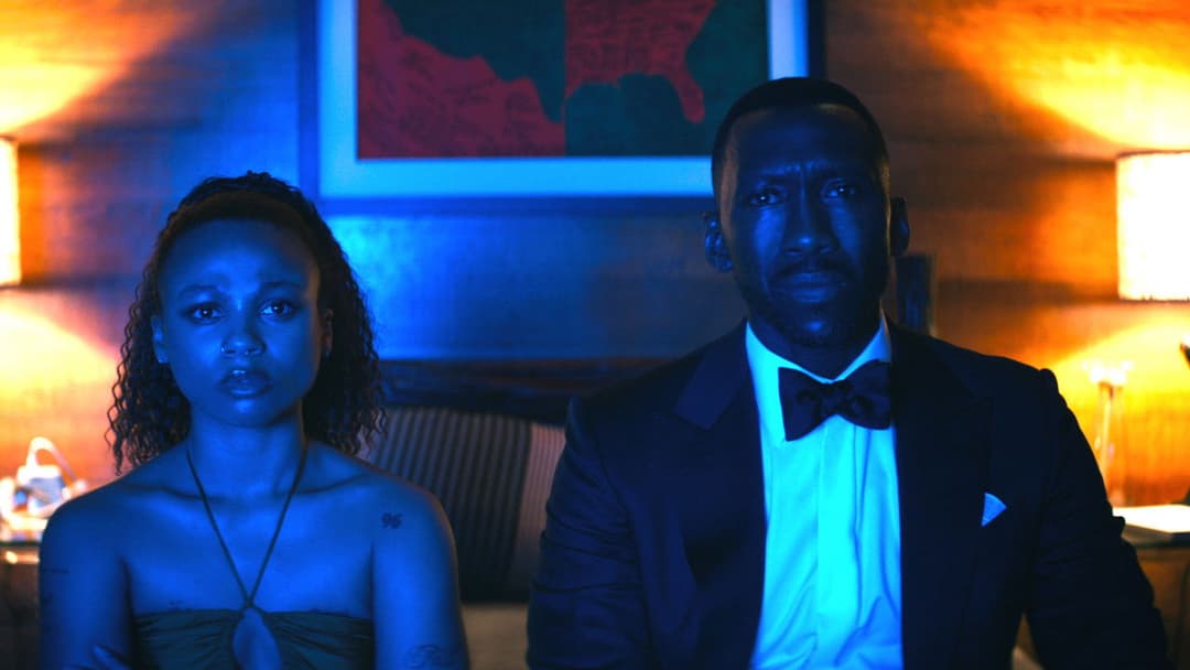 Leave the World Behind backdrop 11