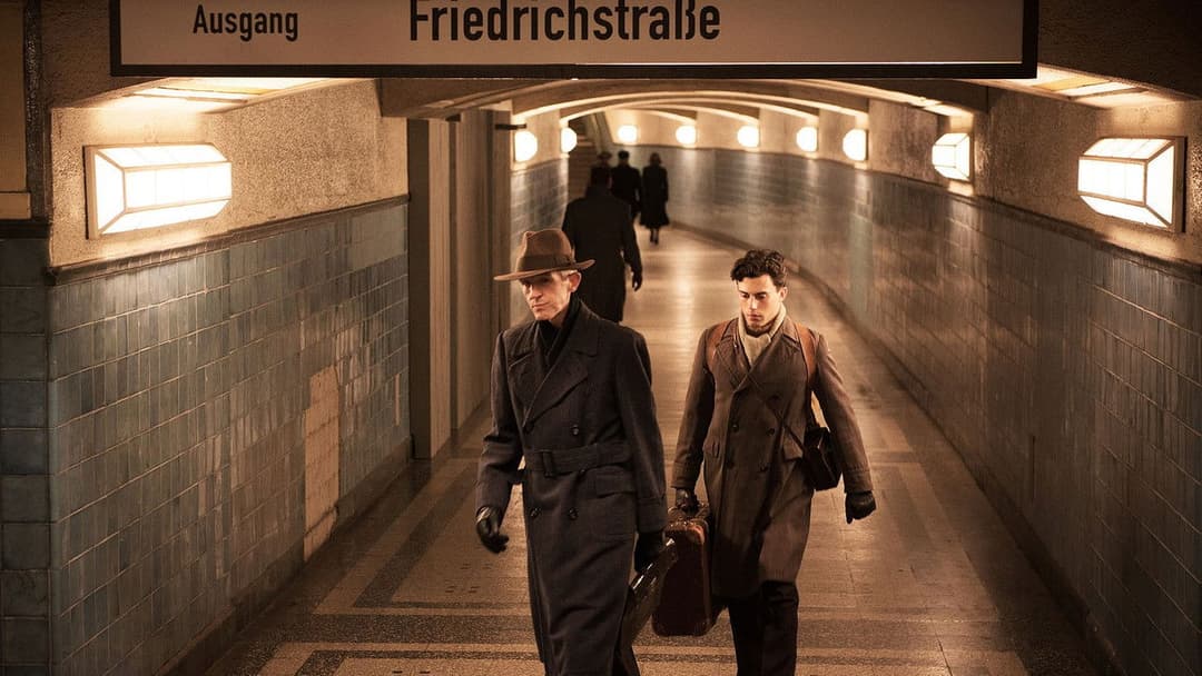 The Invisibles backdrop 14