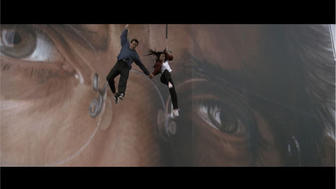 007: Завтра не помре ніколи backdrop 19