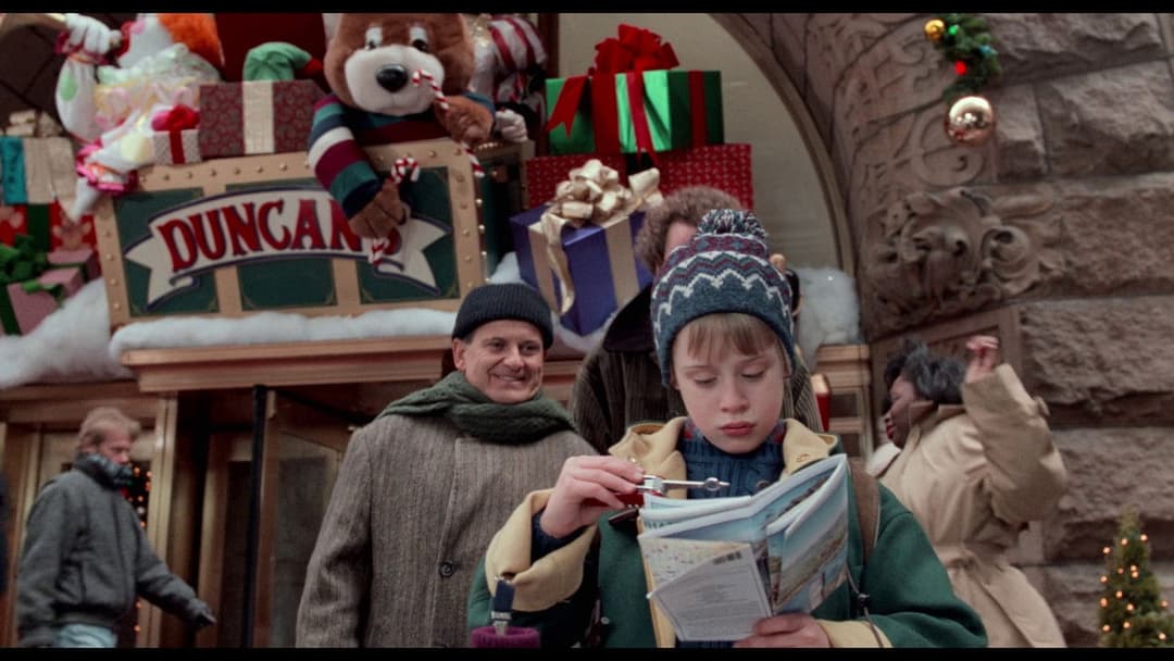 Kevin - Allein in New York backdrop 5