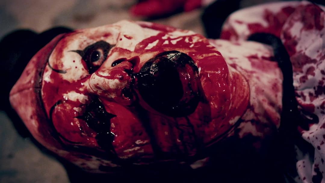 Той, що жахає backdrop 3