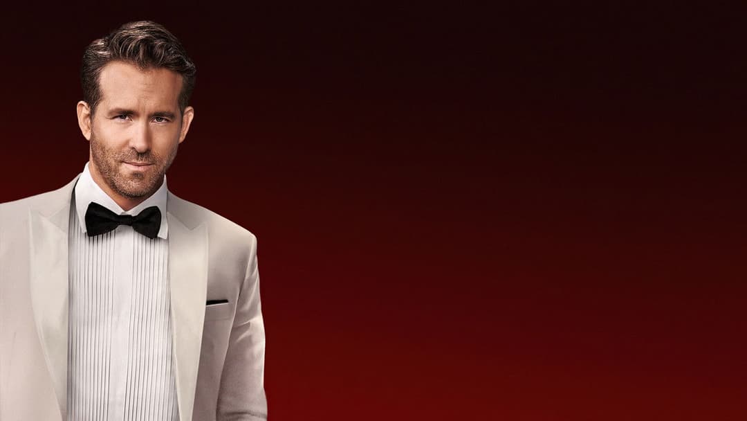 Red Notice backdrop 8