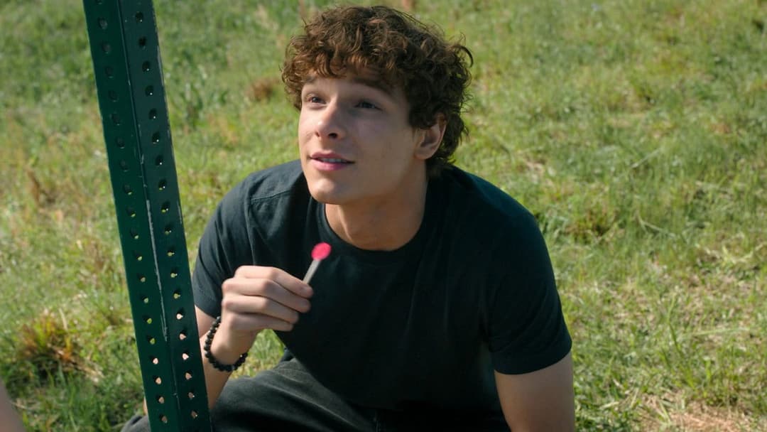 All das Ungesagte zwischen uns - Regretting You backdrop 15