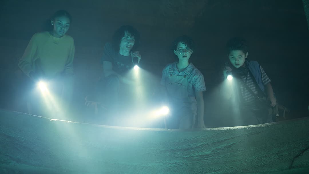 Мисливці на привидів: З того світу backdrop 12