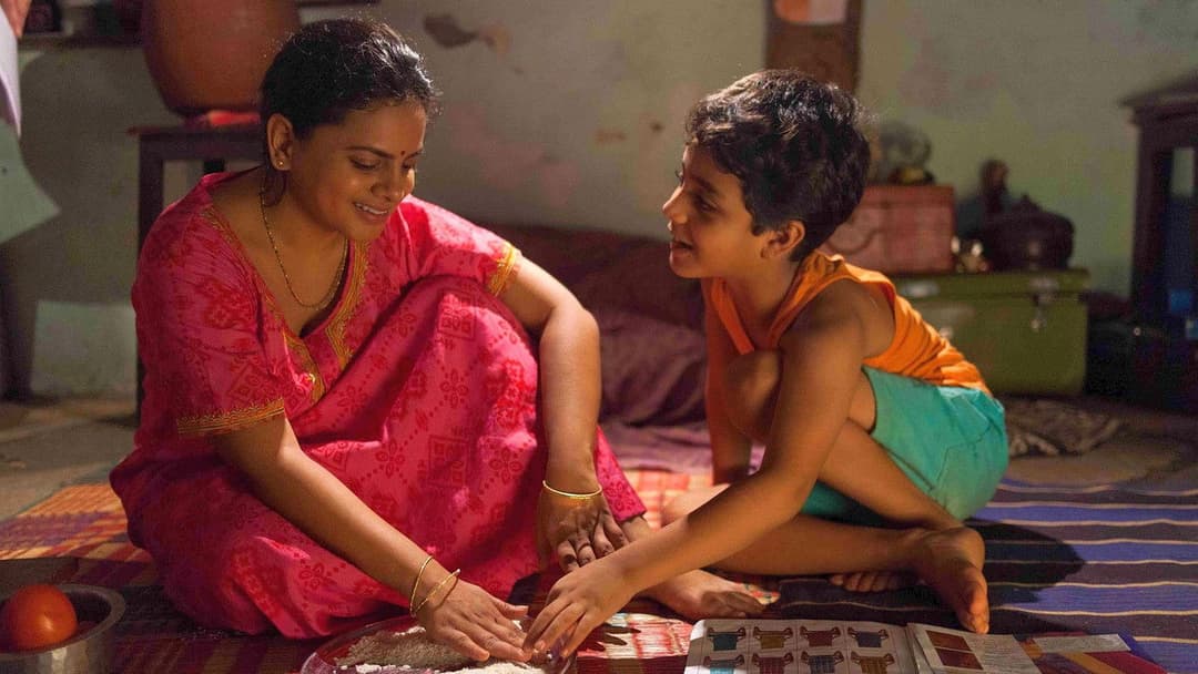 The Extraordinary Journey of the Fakir backdrop 7