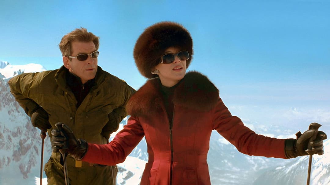 007: І цілого світу замало backdrop 3