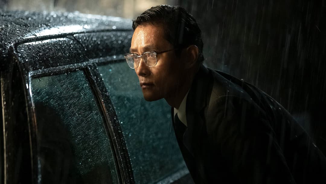 Das Attentat - The Man Standing Next backdrop 7