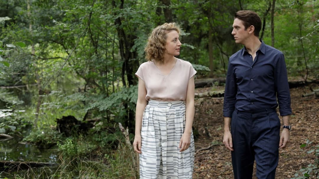 Ich bin dein Mensch backdrop 3