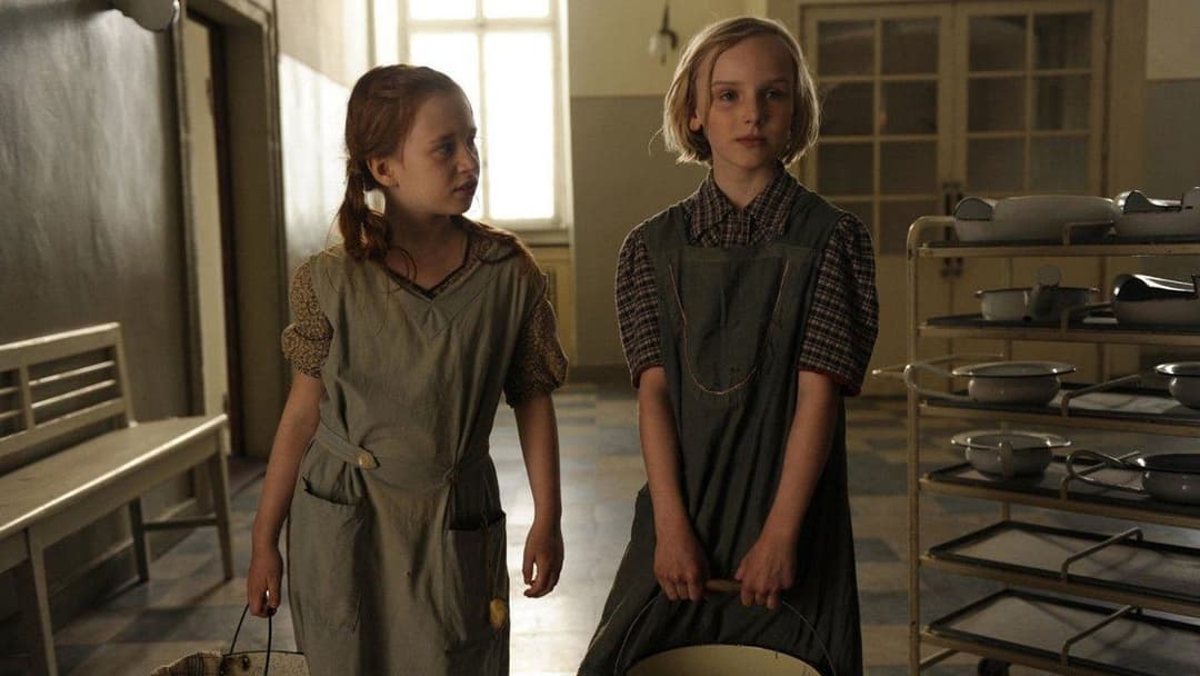 Nebel im August backdrop 4