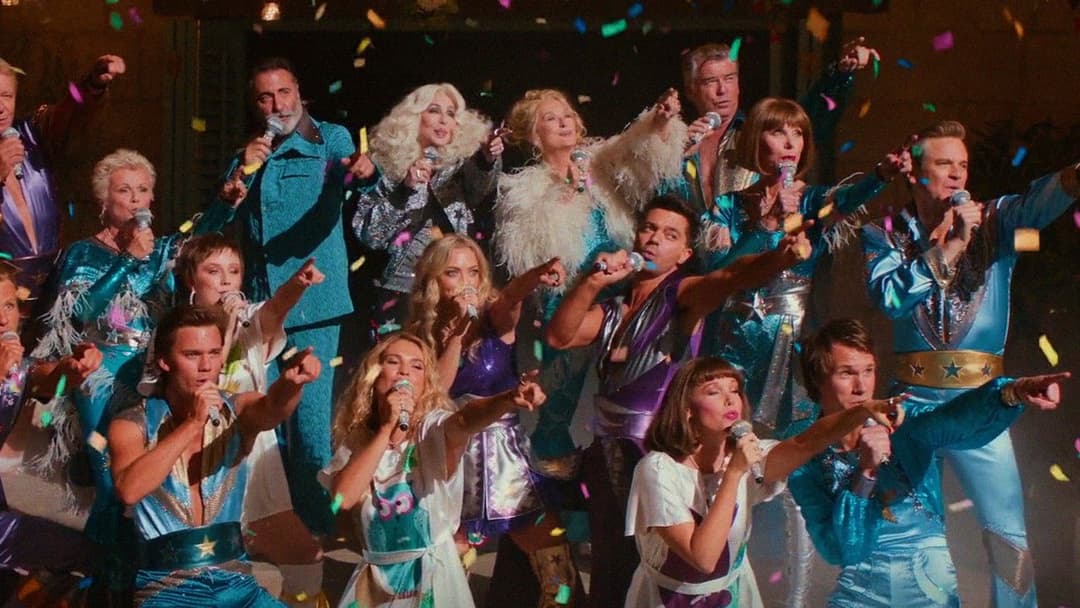 Mamma Mia! Here We Go Again backdrop 9