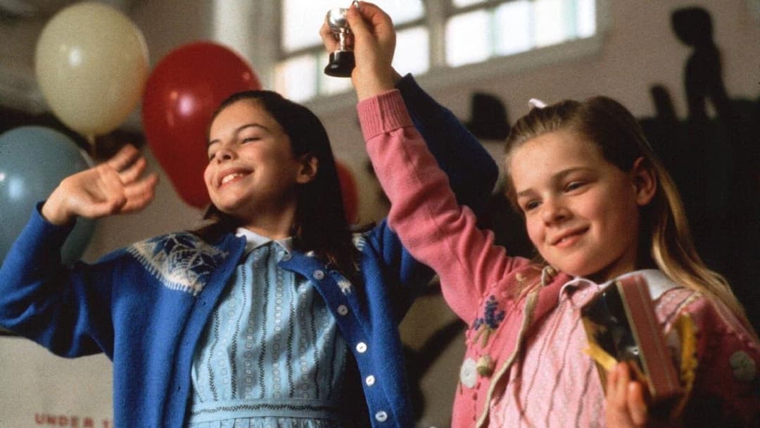 Hilary und Jackie backdrop 3