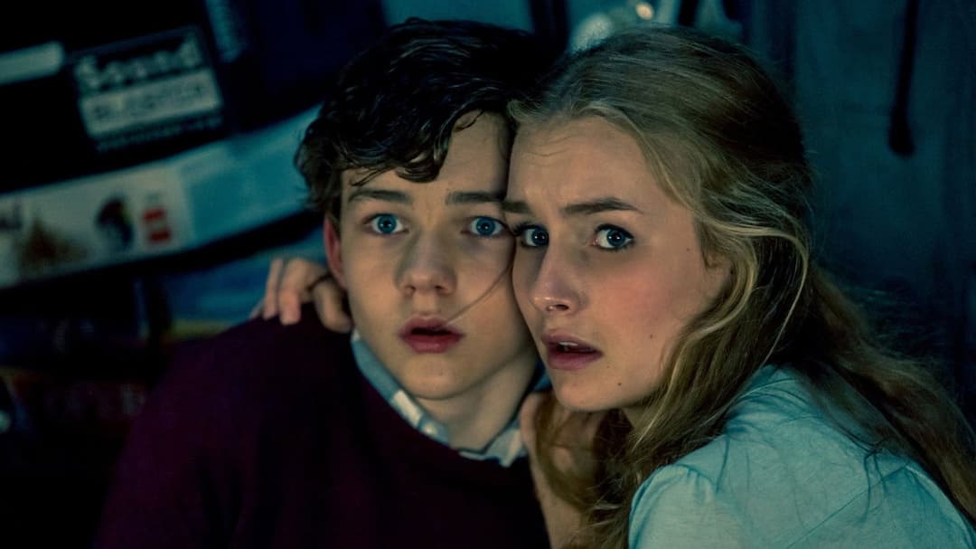 Better Watch Out backdrop 8