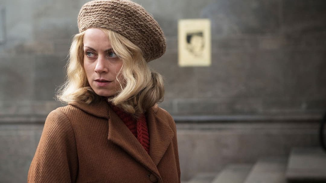 The Invisibles backdrop 4