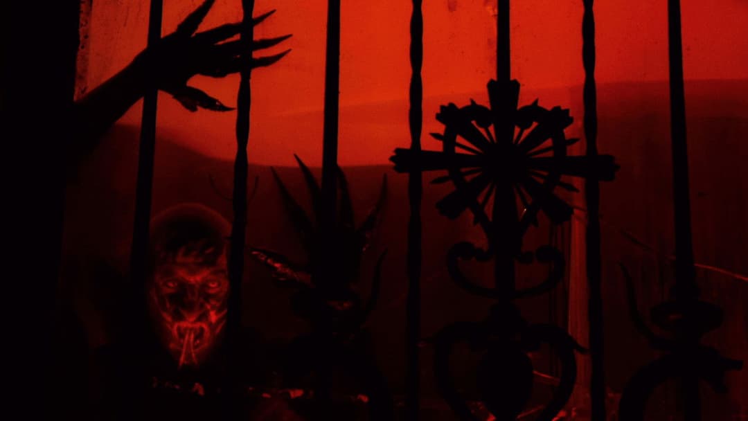 Insidious backdrop 3