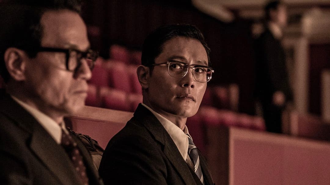 Das Attentat - The Man Standing Next backdrop 9