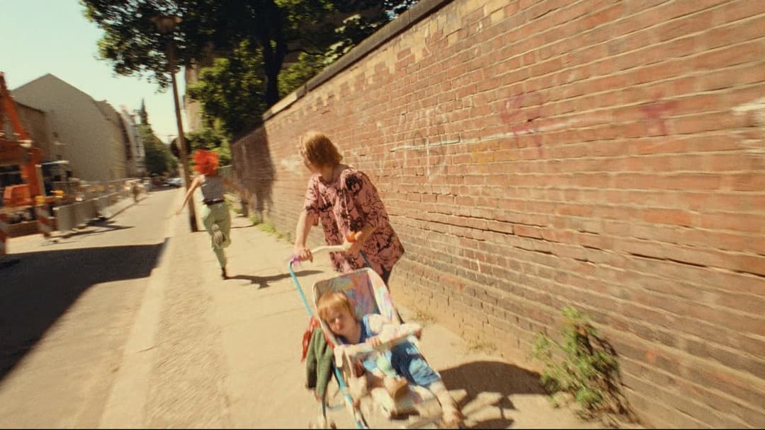 Run Lola Run backdrop 5