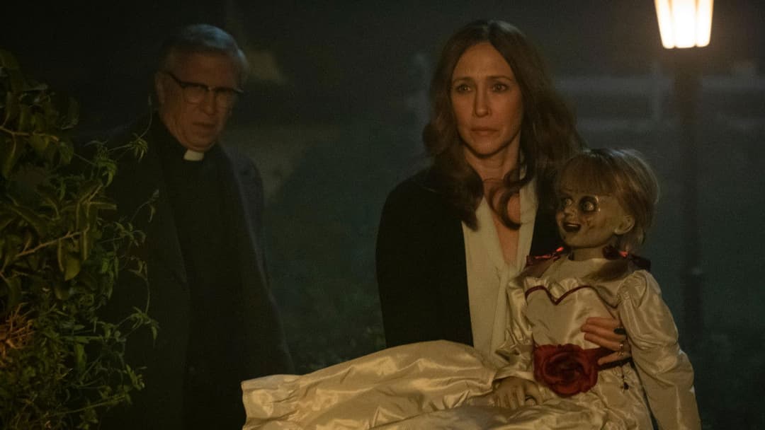 Annabelle Comes Home backdrop 16